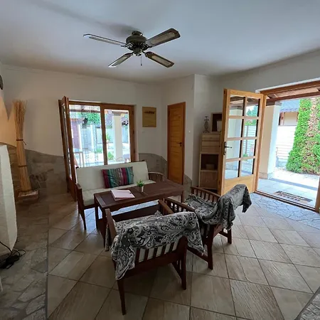 Napsugár Apartman Zamárdi