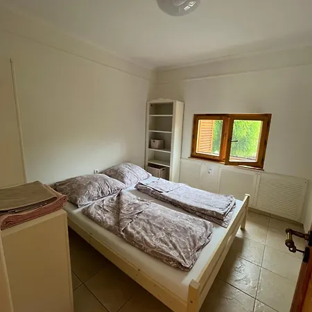 Napsugár Apartman Apartman *